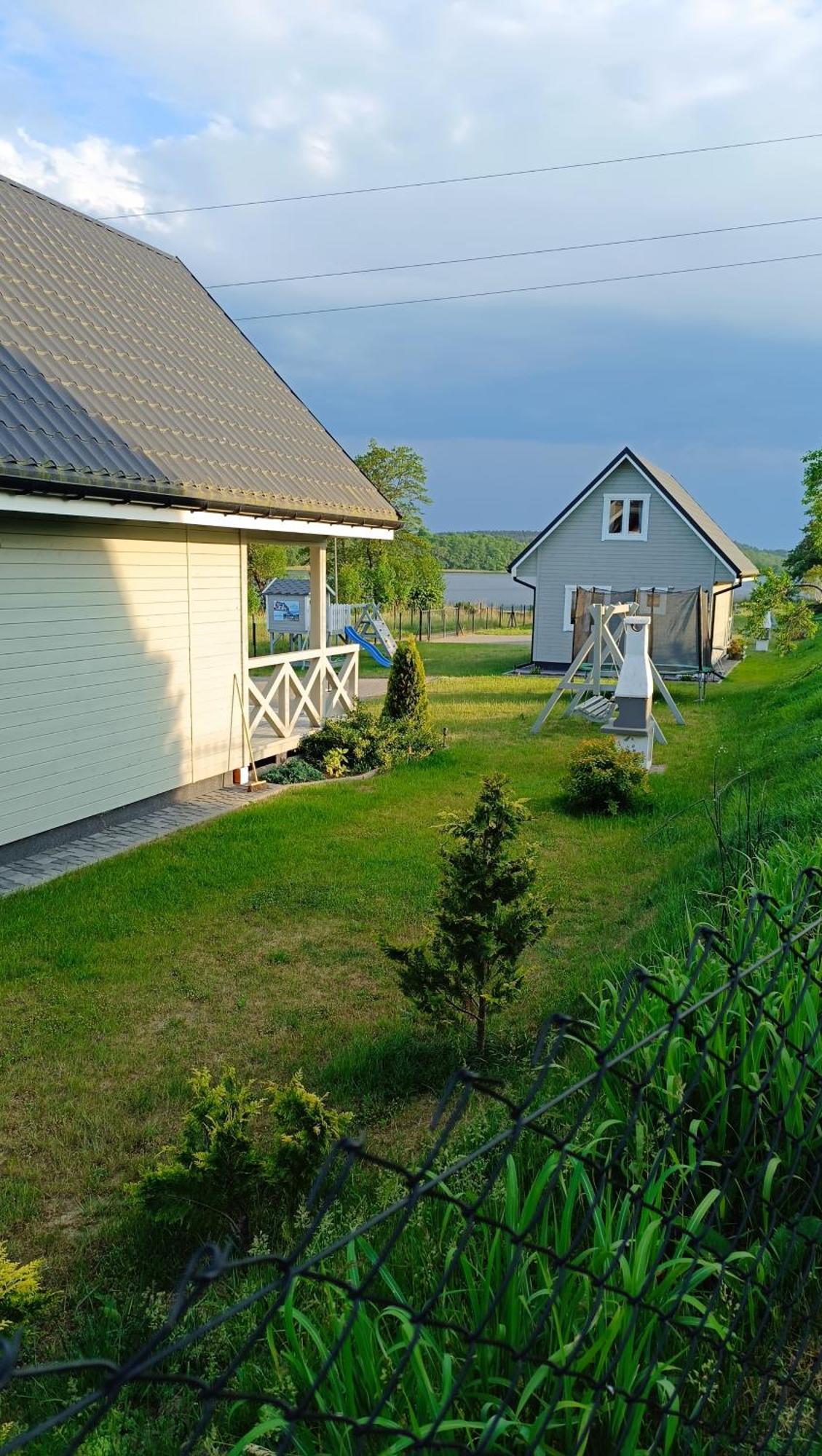 Szary Domek Nad Jeziorem 2 Kołczewo Exterior foto